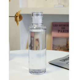 Botella de agua plástica transparente 750ml con horas marcadas